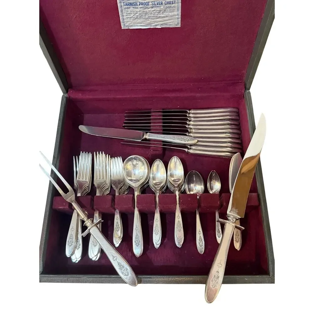 Holmes Edwards Danish Princess 1938 82pc Silverplate Flatware Set w Chest